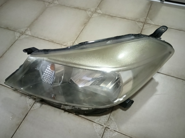 811700D470 TOYOTA Левая фара купить в Чернигов