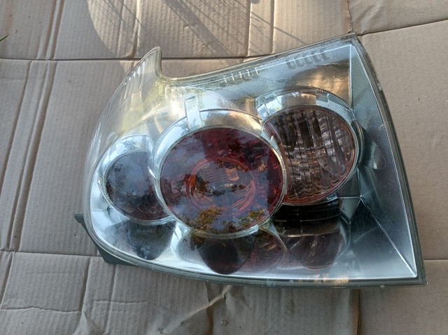 Задний правый стоп 815510F020 TOYOTA
