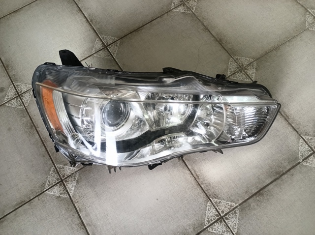 MITSUBISHI 8301C411 Левая фара в наличии Ровно