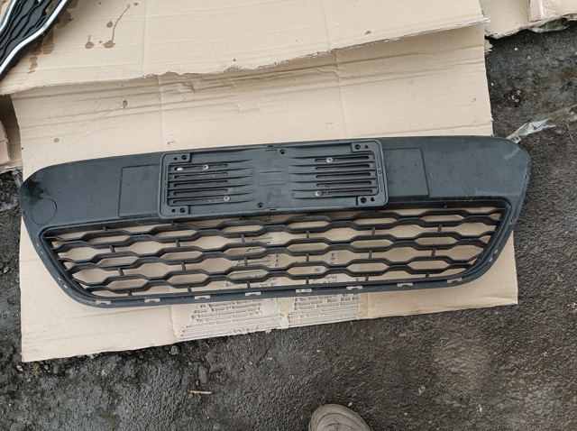 HYUNDAI 865611W200 Решетка бампера переднего левая в наличии Черновцы