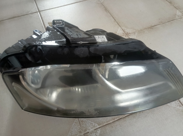 VAG 8P0941004AJ Фара правая в наличии Павлоград