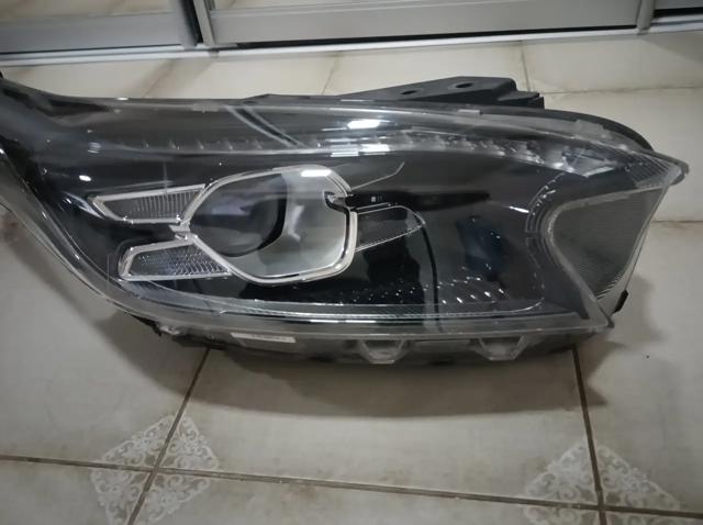HYUNDAI 92102J7300 Правая фара в наличии Житомир