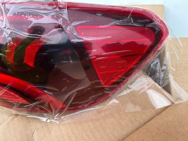 92402C5600 HYUNDAI Фонарь задний правый внешний купить в Тернополь