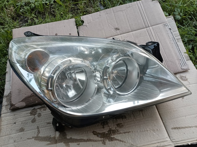 Правая блок фара 93190070 GM