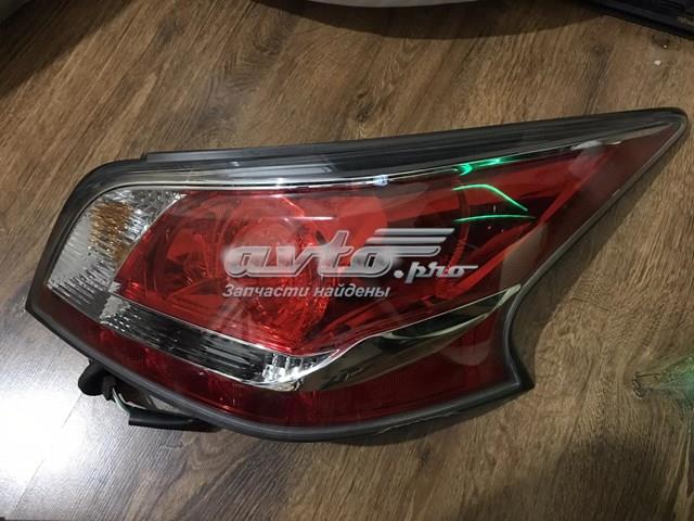 Фонари задние 265503TA0B NISSAN