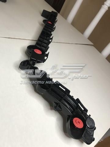 Кронштейн бампера заднего, внешний левый 5257606140 TOYOTA