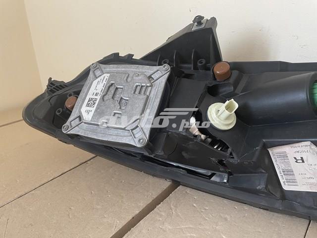 CHRYSLER 68157102AP Правая фара в наличии Черновцы