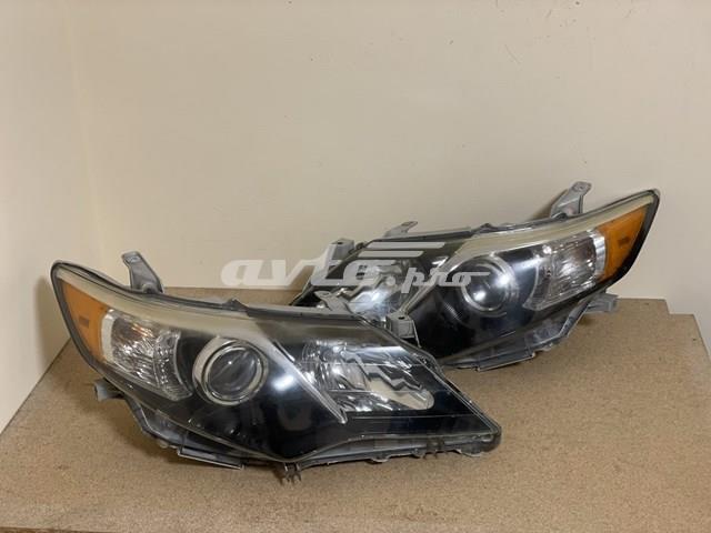 Фара передняя правая 8113006890 TOYOTA
