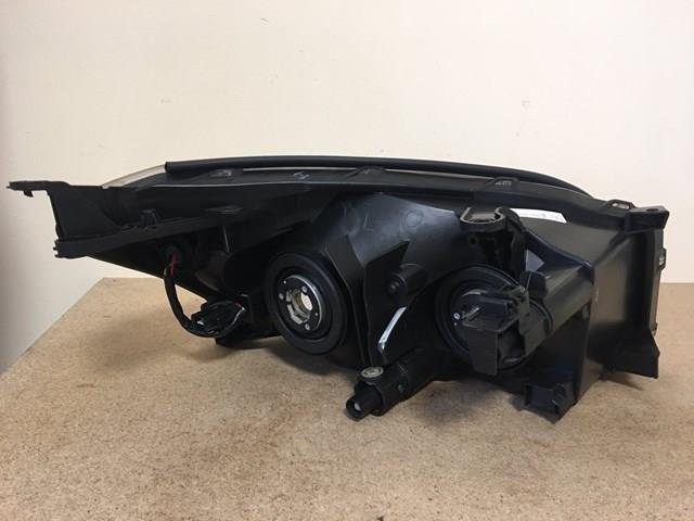 TOYOTA 8117042331 Левая фара в наличии Запорожье