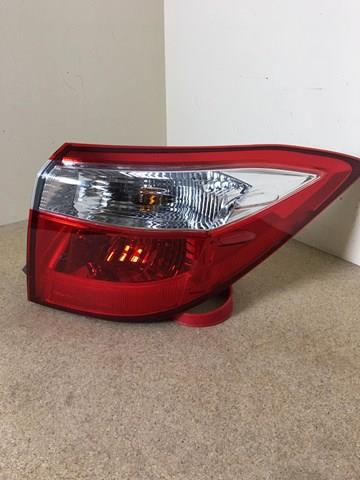 Задний правый стоп 8155002B00 TOYOTA