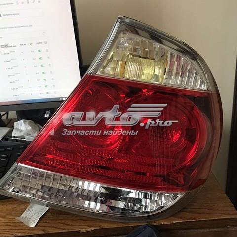Фонарь задний правый 8155006220 TOYOTA