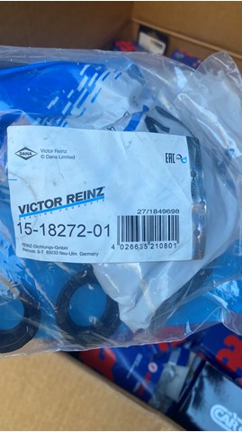 Прокладка крышки двигателя комплект 151827201 VICTOR REINZ