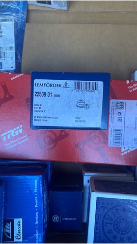 Сайлентблок балки моста 2250901 LEMFORDER