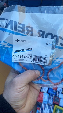  Прокладка впускного коллектора 711931800 VICTOR REINZ
