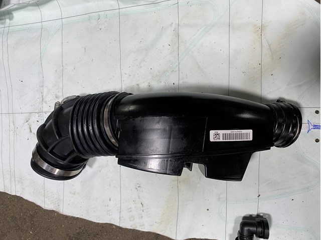 BMW 13718663614 Патрубок воздушный, выход воздушного фильтра в наличии Чернигов