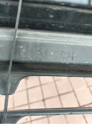 Решетка переднего бампера 5310207021 TOYOTA