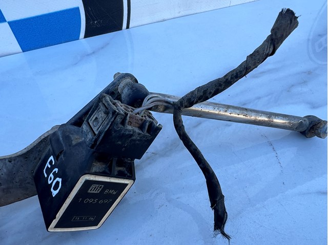 1093697 BMW Датчик уровня положения кузова передний правый купить в Кривой Рог