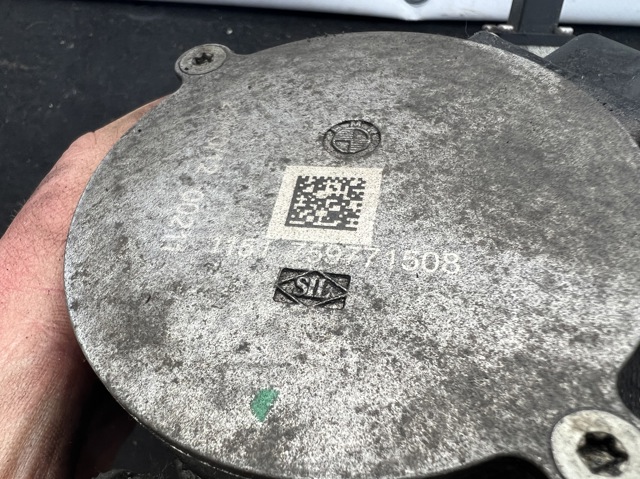 BMW 11517597715 Помпа водяная (насос) охлаждения в наличии Полтава