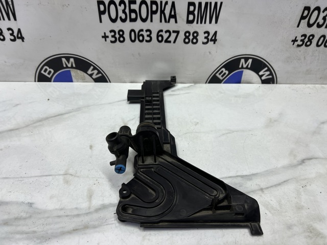 Кронштейн радиатора левый 17111436250 BMW