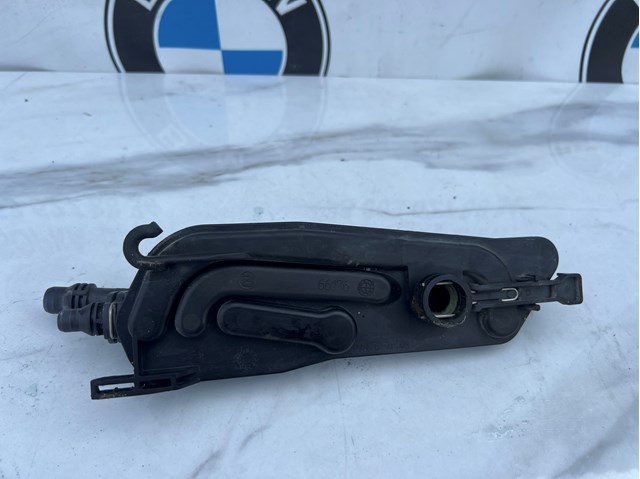 BMW 17117507973 Левый кронштейн радиатора в наличии Ровно