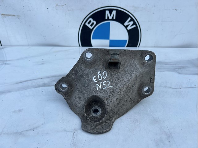Кронштейн подушки (опоры) двигателя, левой 22116768521 BMW