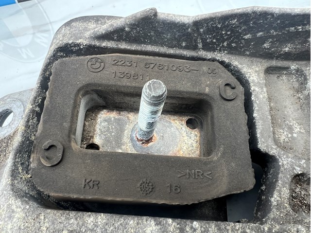 Подушка коробки 22316761093 BMW
