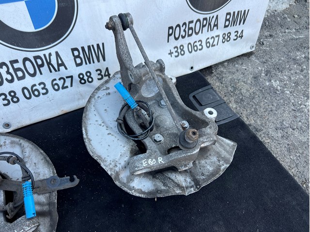Цапфа (поворотный кулак) передний правый 31216760954 BMW