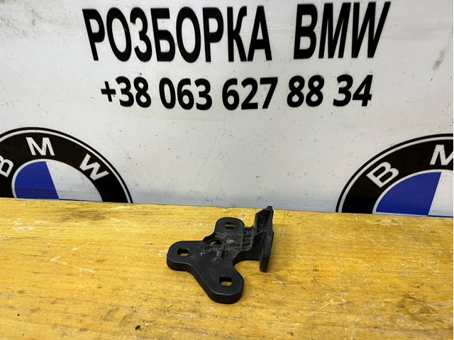 Кронштейн крепления бампера переднего правый 51118230514 BMW