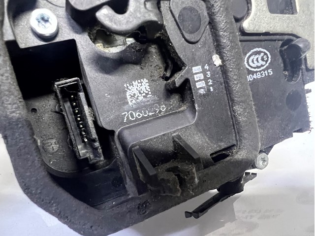 51227060296 BMW Замок двери задней правой купить в Ровно