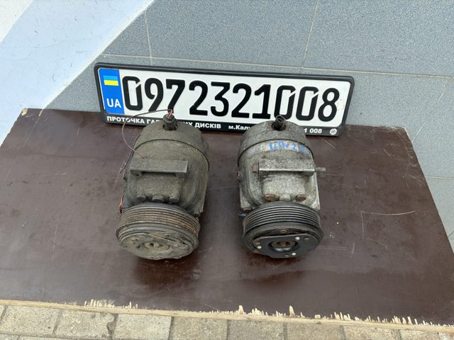 Компрессор климатической установки 1135320 RENAULT