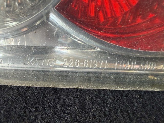 Задняя левая внутренняя фара 22661971 MAZDA
