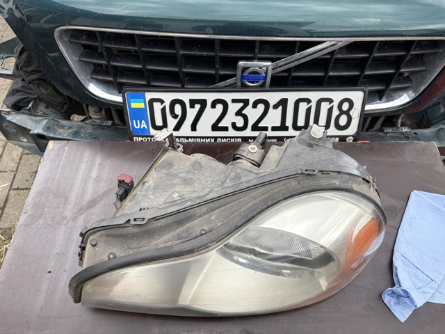 Вставка фары левой 30678186 VOLVO