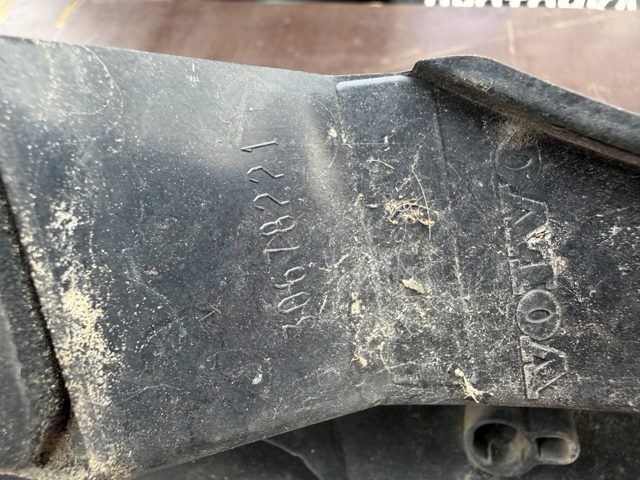 Фонарь задний правый, верхний 30678221 VOLVO