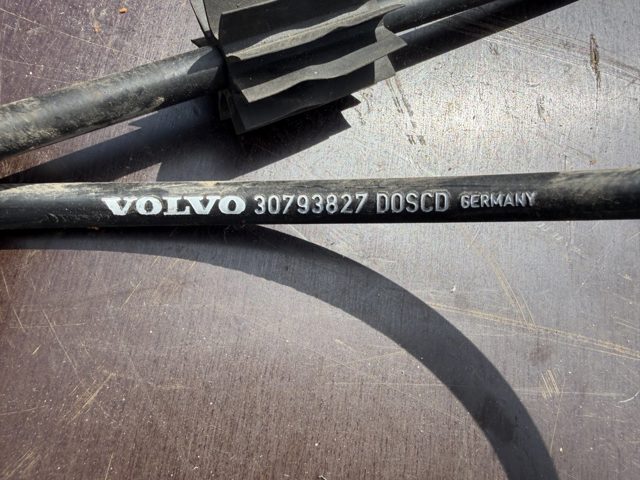 Трос стояночного тормоза передний 30793827 VOLVO