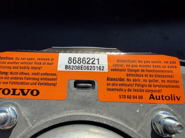 Подушка безопасности водителя 8686221 VOLVO
