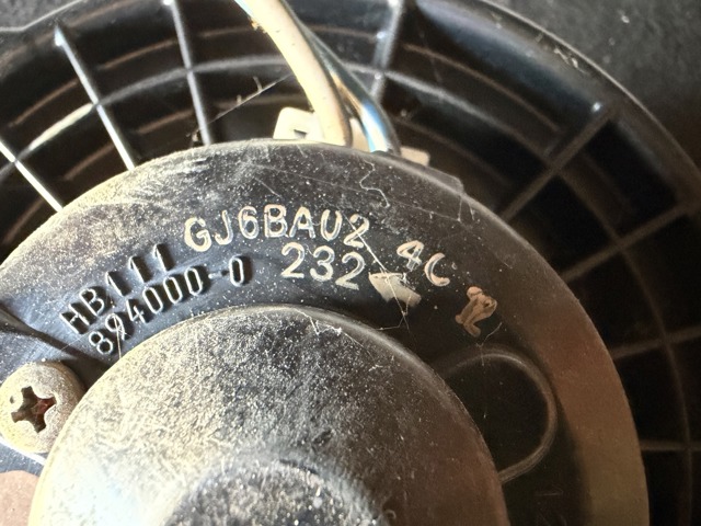 GJ6BA02 MAZDA Вентилятор печки купить в Киев