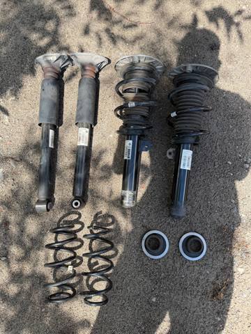 Стойка передняя левая 31316852415 BMW