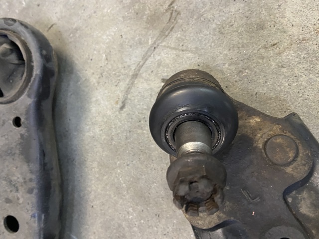 TOYOTA 4806848051 Нижний рычаг в наличии Киев