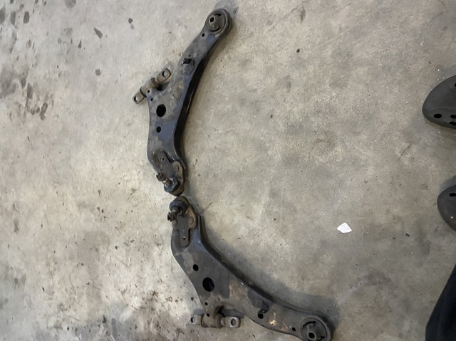TOYOTA 4806848051 Нижний рычаг в наличии Каменское