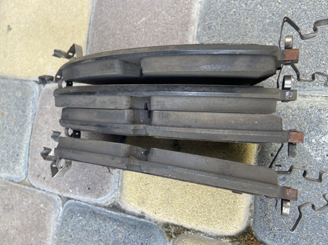 Колодки тормозные дисковые комплект LR140729 LAND ROVER