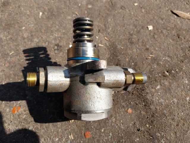 Насос топливный высокого давления 06M127026P VAG