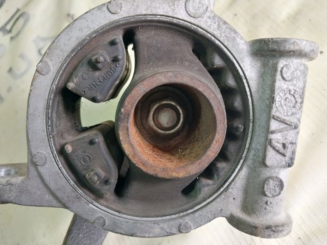 NISSAN 113604RA0A Подушка коробки передач в наличии Киев