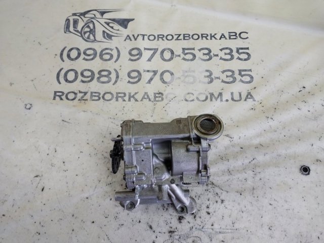 Масляный насос двигателя 11418631810 BMW