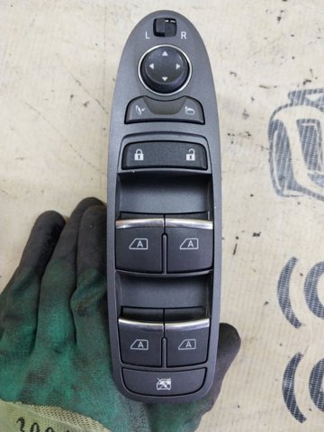 Кнопки переднего левого стеклоподъемника 254013JP0A NISSAN