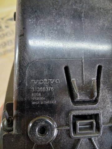 Перчаточный ящик 31366376 VOLVO