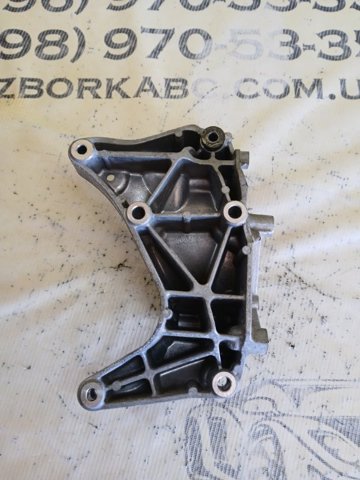 Кронштейн крепления генератора 31430704 VOLVO