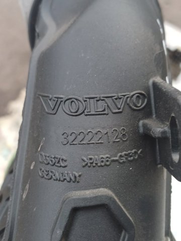 VOLVO 32222128 Патрубок воздушный, вход в турбину (наддув) в наличии Кривой Рог