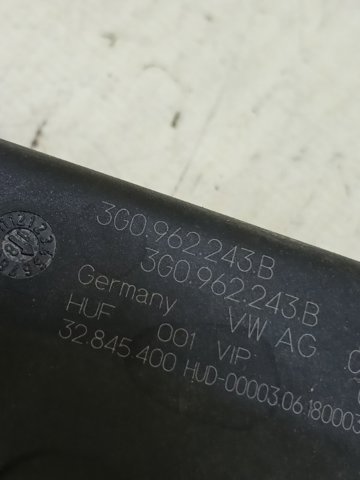 VAG 3G0962243B Модуль управления (ЭБУ) открытия крышки багажника (двери 3/5-й задней) в наличии Ровно