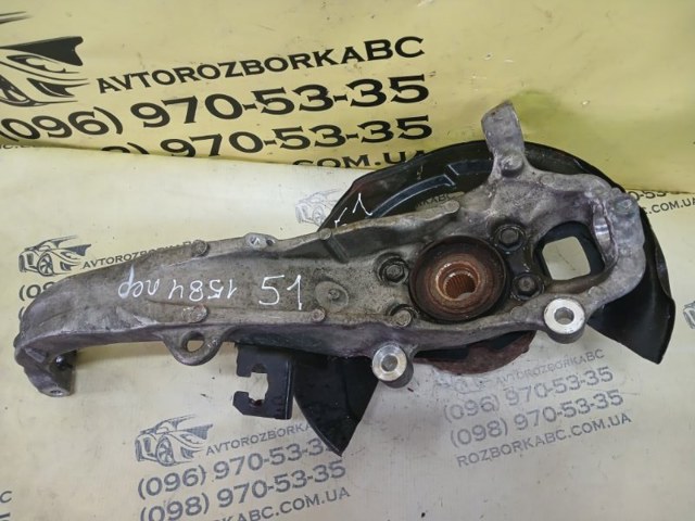 Кулак поворотный передний правый 400144GA0A NISSAN