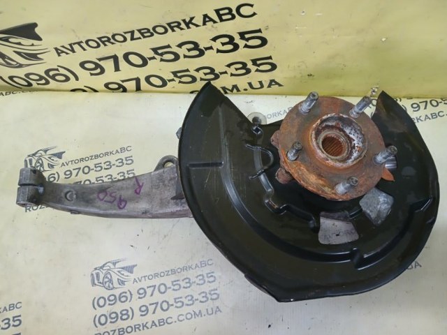 NISSAN 400144GA0A Цапфа передняя правая в наличии Ирпень